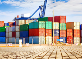 container shipping port